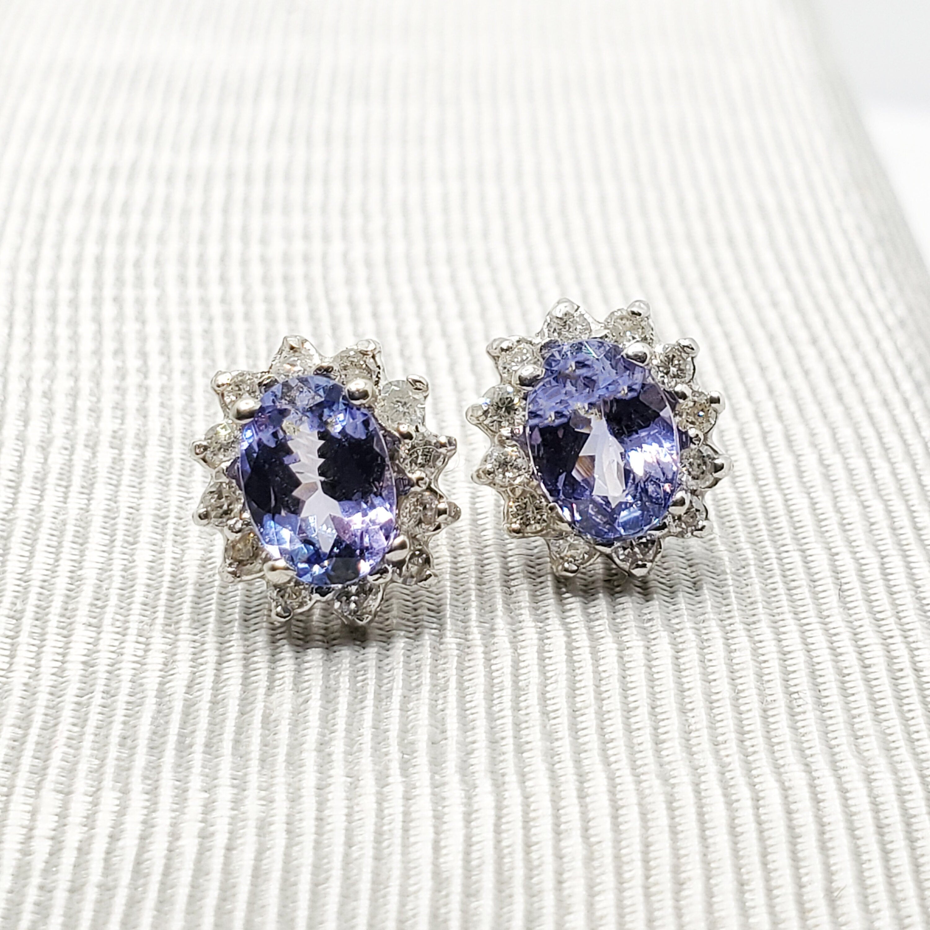 14K White Gold Tanzanite Diamond Stud Earrings, Natural Tanzanite Earrings, Diamond Halo Earrings, Fine Jewelry, Blue Gemstone Earrings