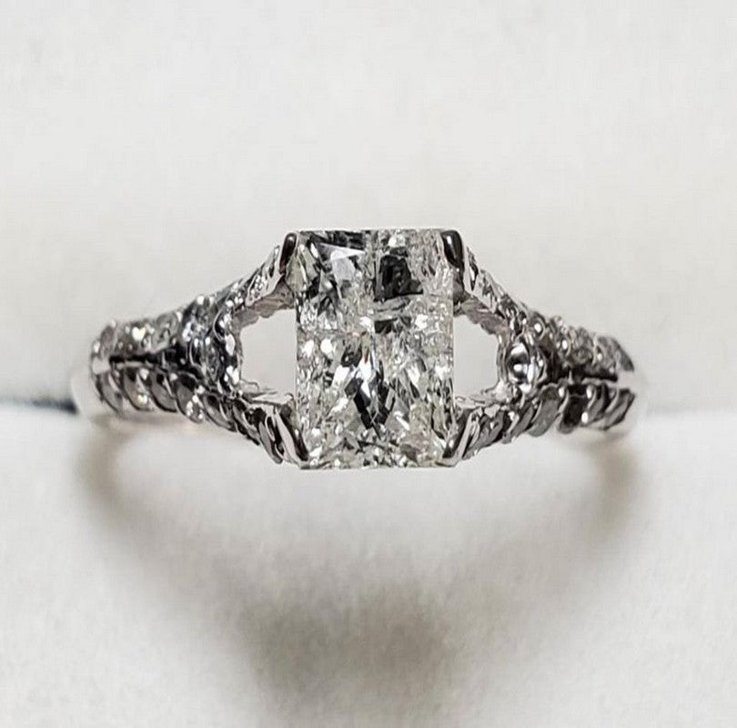 10K White Gold Diamond Ring