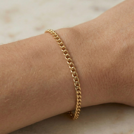 18K Yellow Gold Curb Chain Bracelet | Classic Gold Jewelry