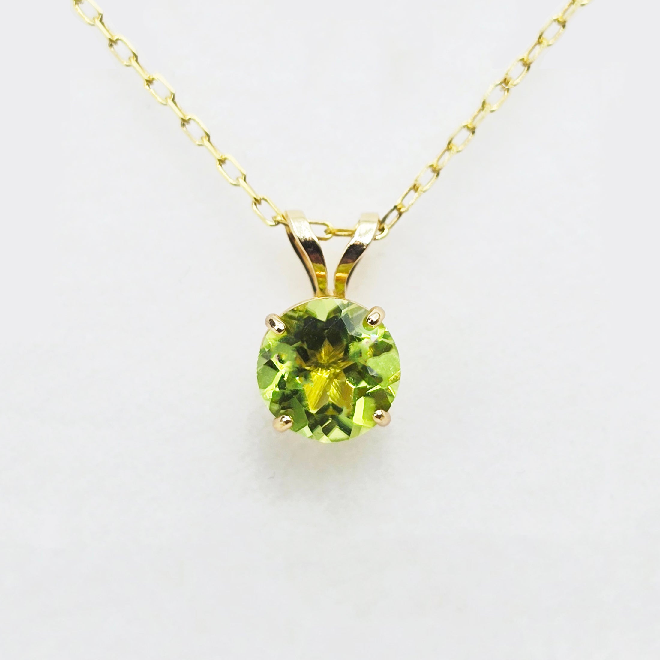 14K Yellow Gold Heart Peridot 6x6mm Pendant Necklace, Genuine Gemstone Jewellery for Women, August Birthstone, Green Gemstone Pendant