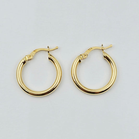 18K Solid Gold Hoop Earrings: Classic Everyday Jewelry