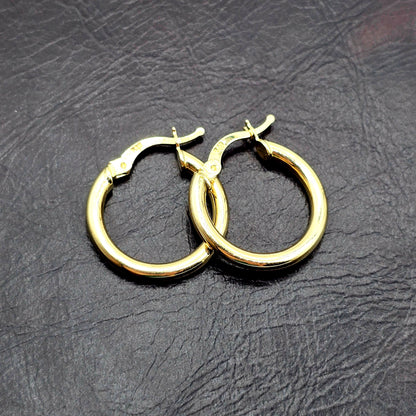 18K Solid Gold Hoop Earrings: Classic Everyday Jewelry