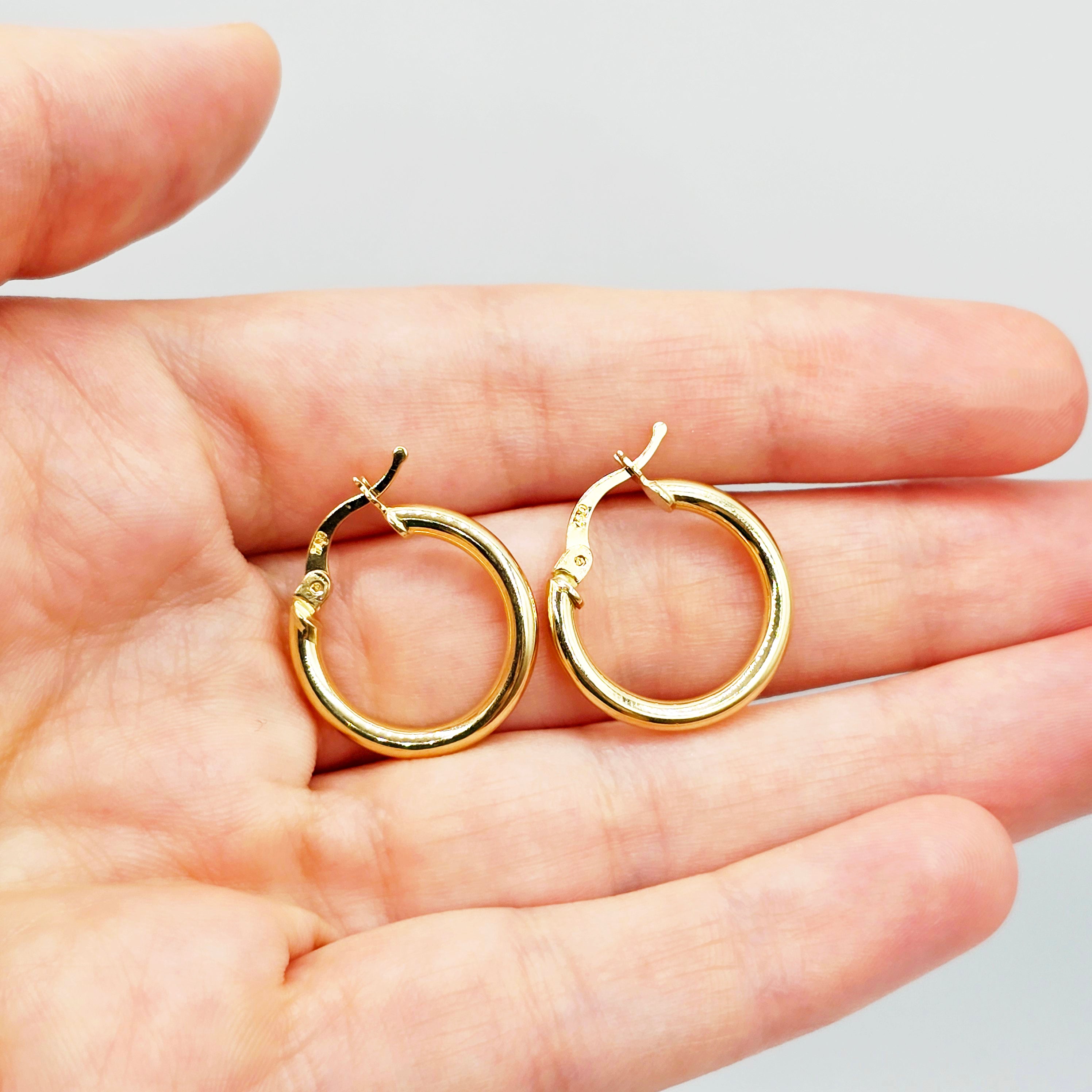 18K Solid Gold Hoop Earrings: Classic Everyday Jewelry