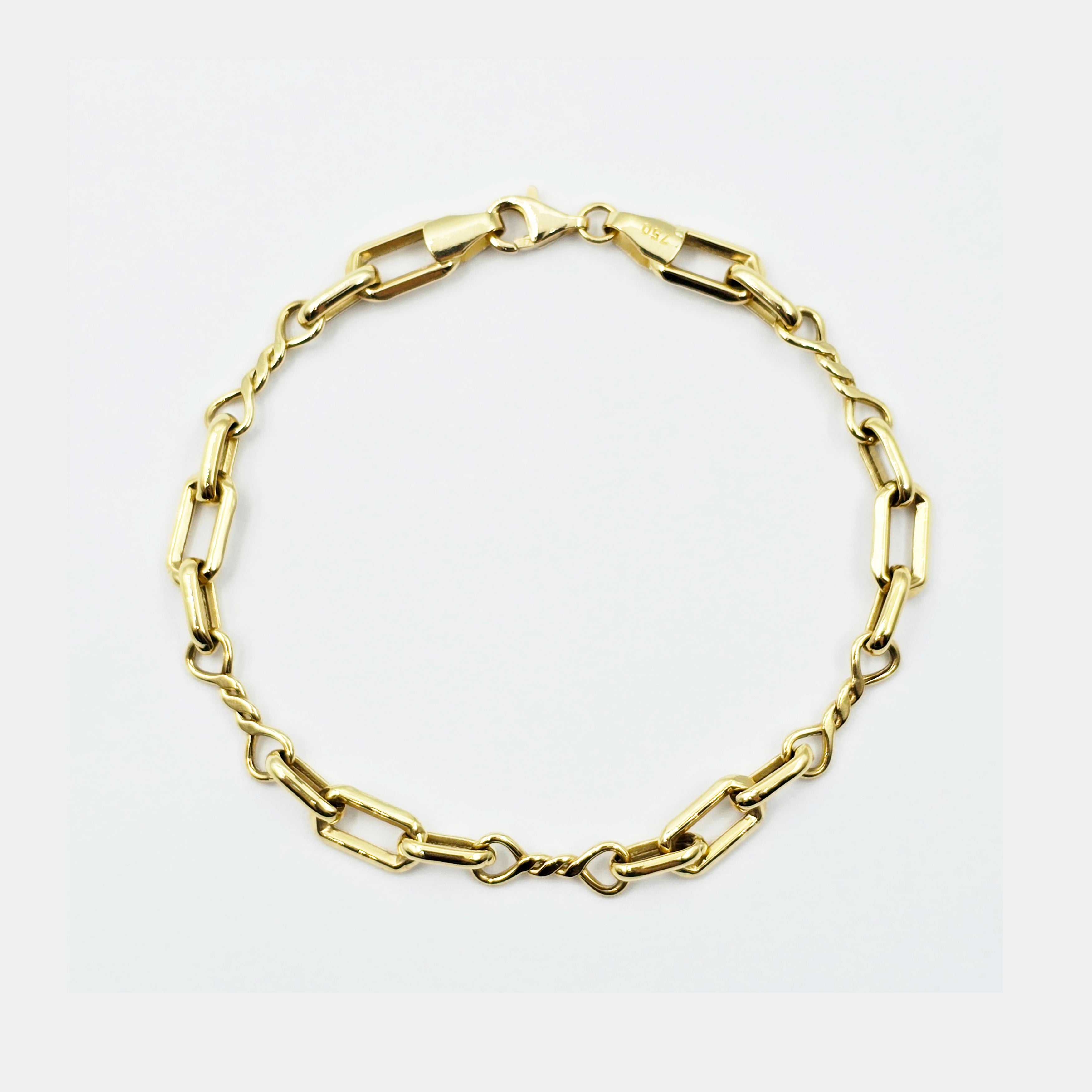 18K Yellow Gold Rectangular Link Bracelet: Lightweight Fine Jewelry
