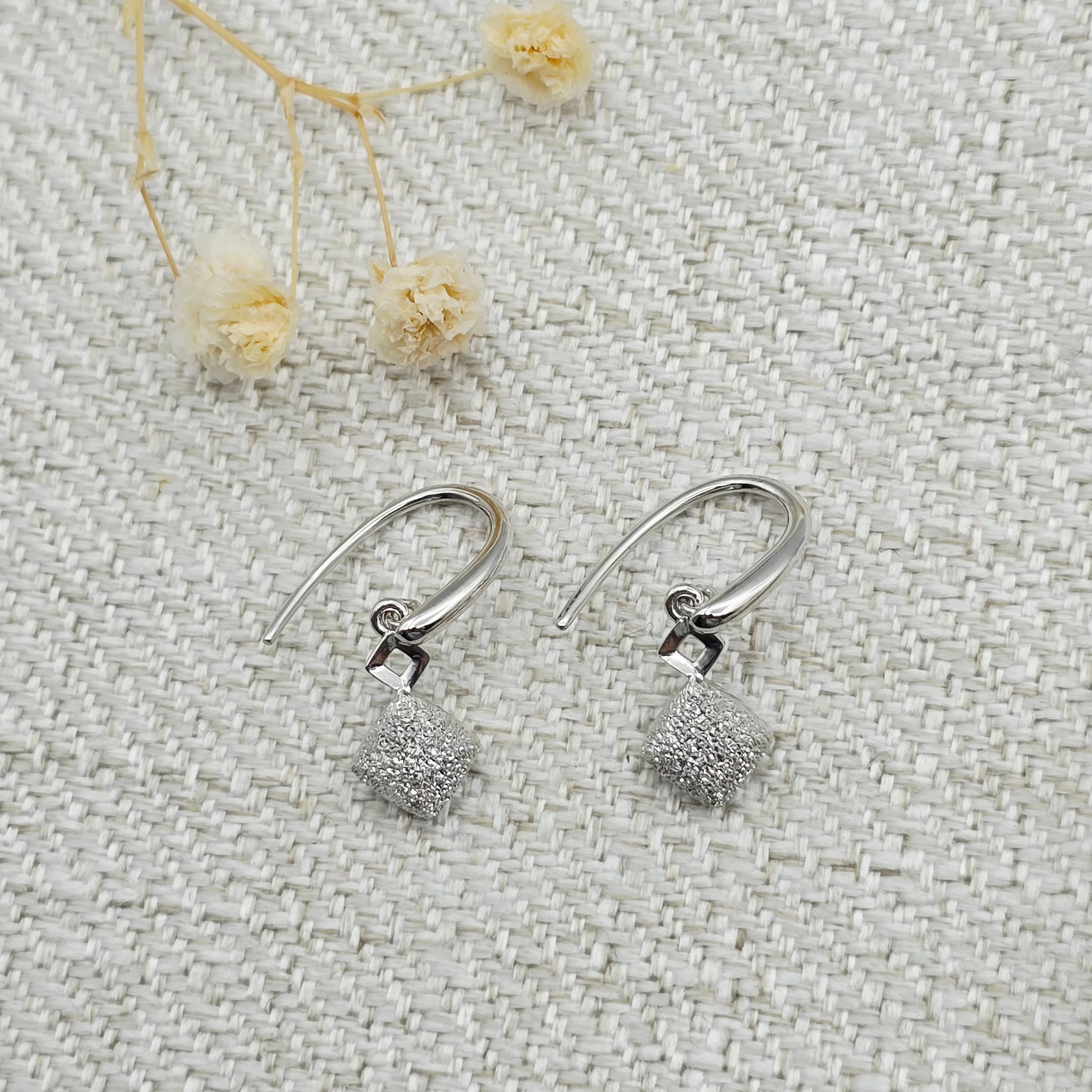 18K White Gold Diamond Cut Square Dangle Earrings