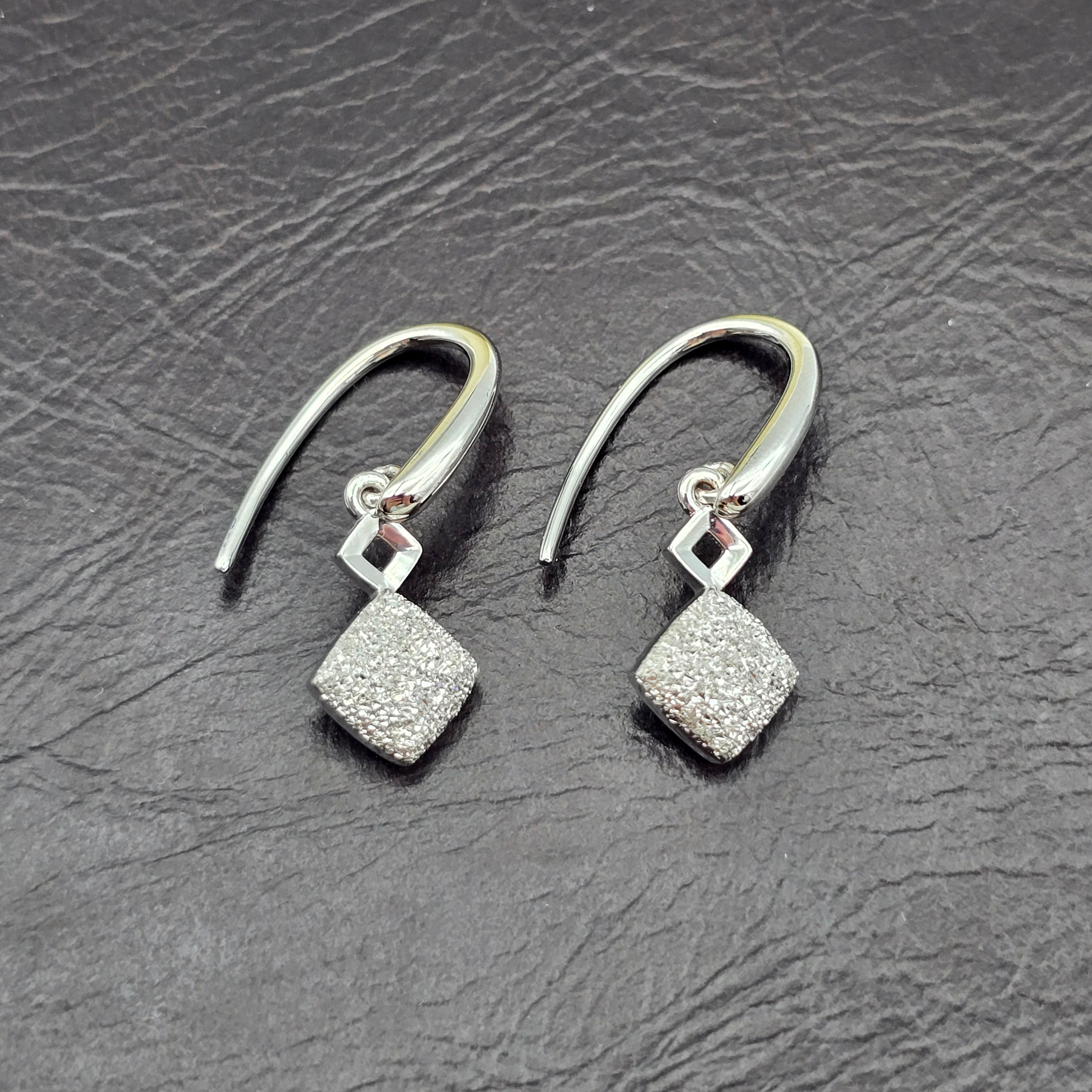 18K White Gold Diamond Cut Square Dangle Earrings