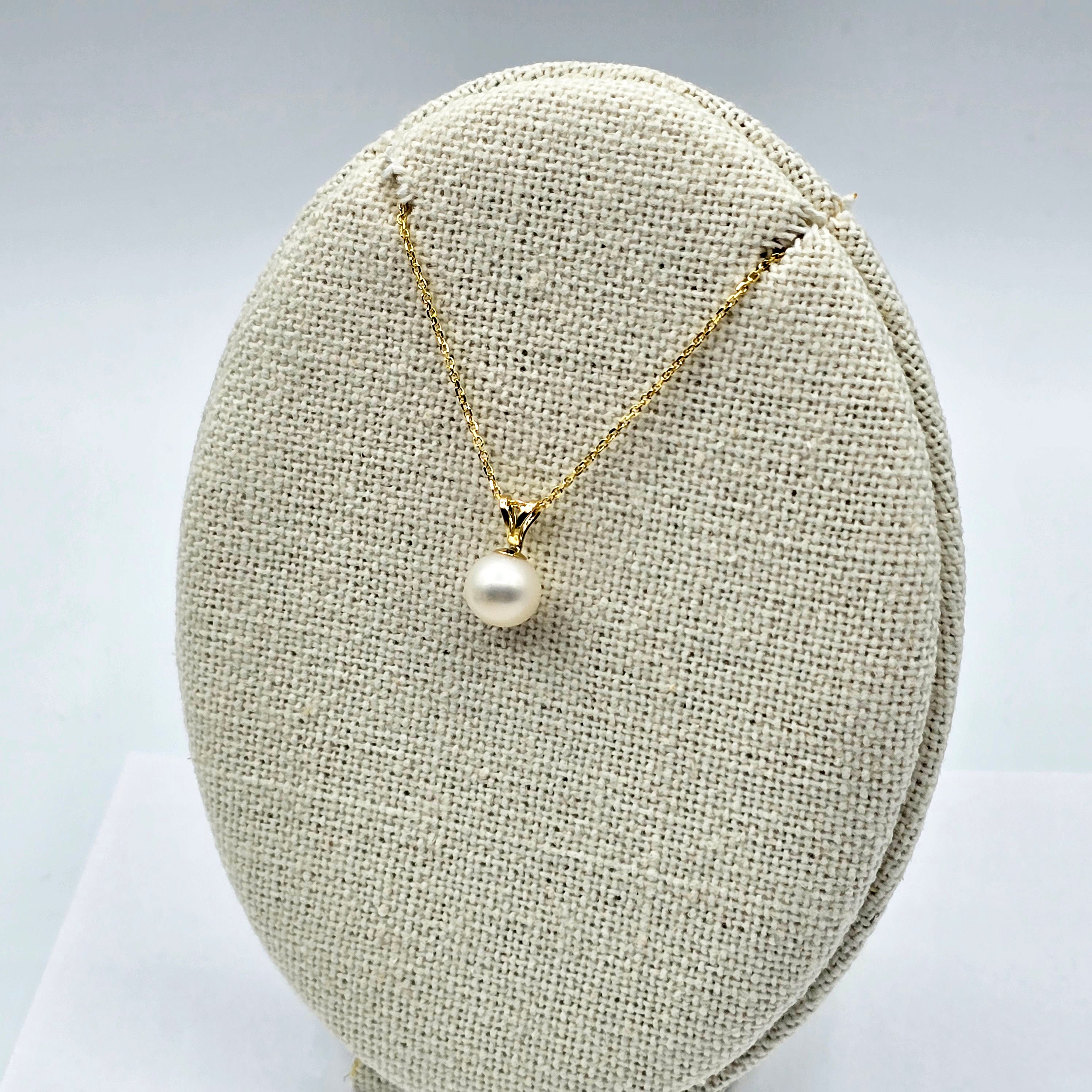 14K Solid Gold Cultured Pearl Pendant Necklace