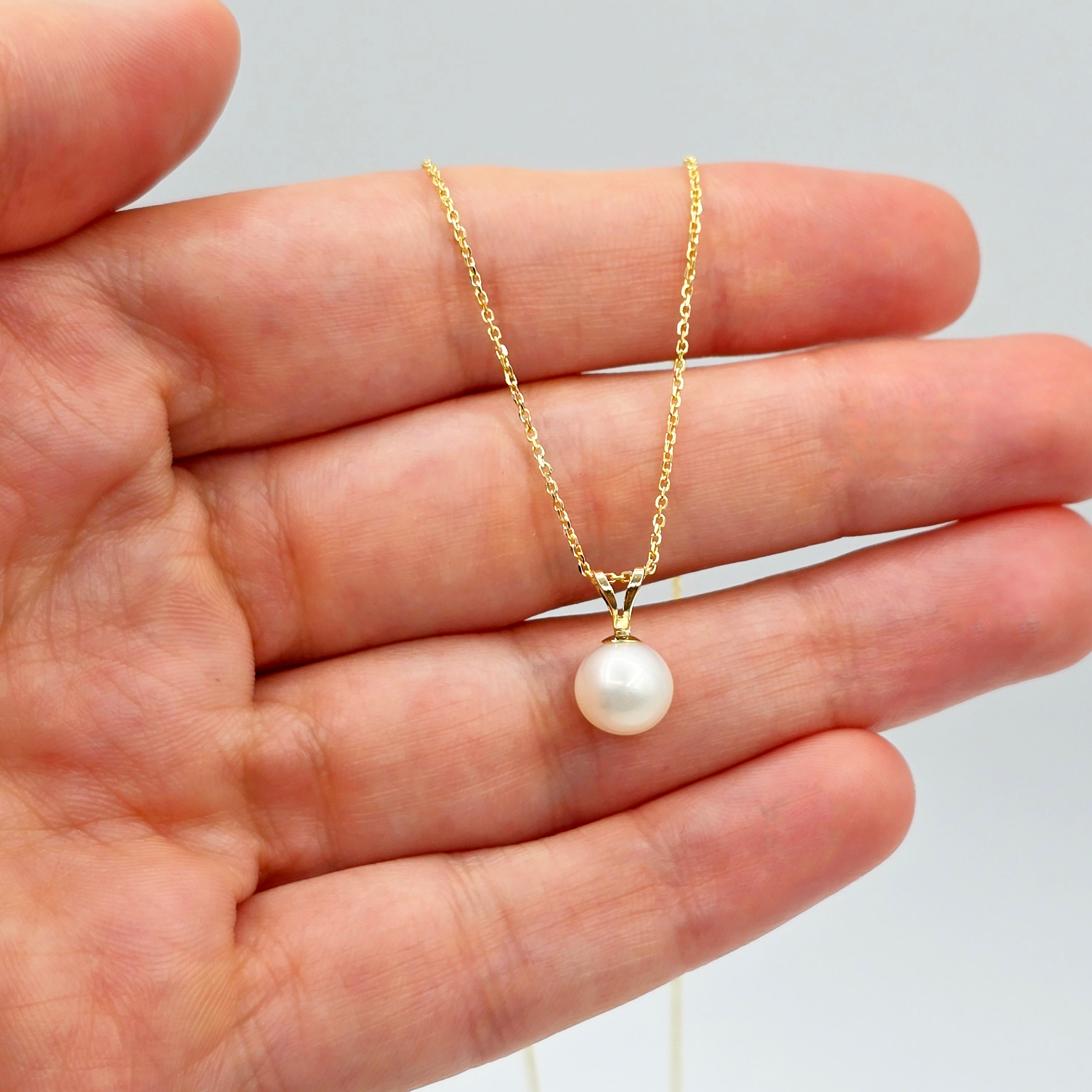 14K Solid Gold Cultured Pearl Pendant Necklace