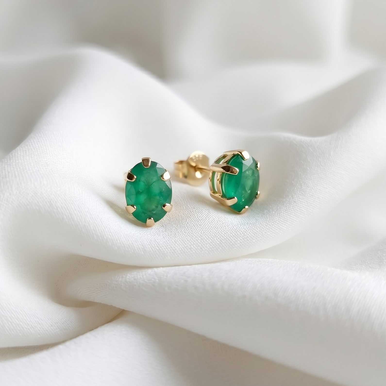 10K Yellow Gold Natural Emerald 7x5mm Stud Earrings