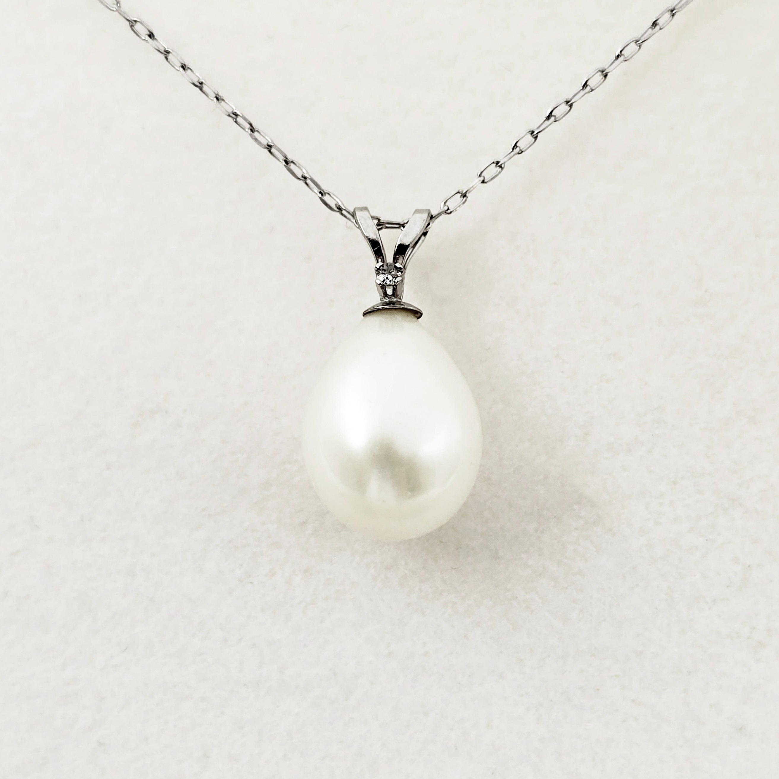 14K White Gold Genuine Freshwater Pearl Pendant