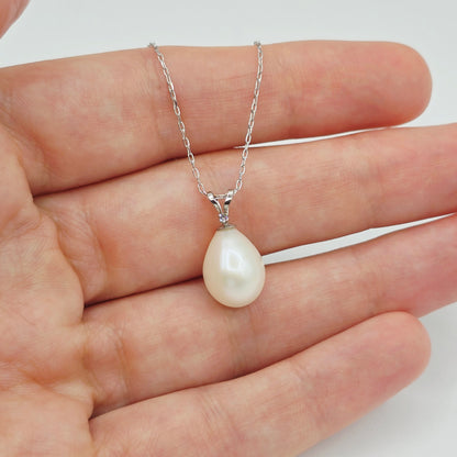 14K White Gold Genuine Freshwater Pearl Pendant