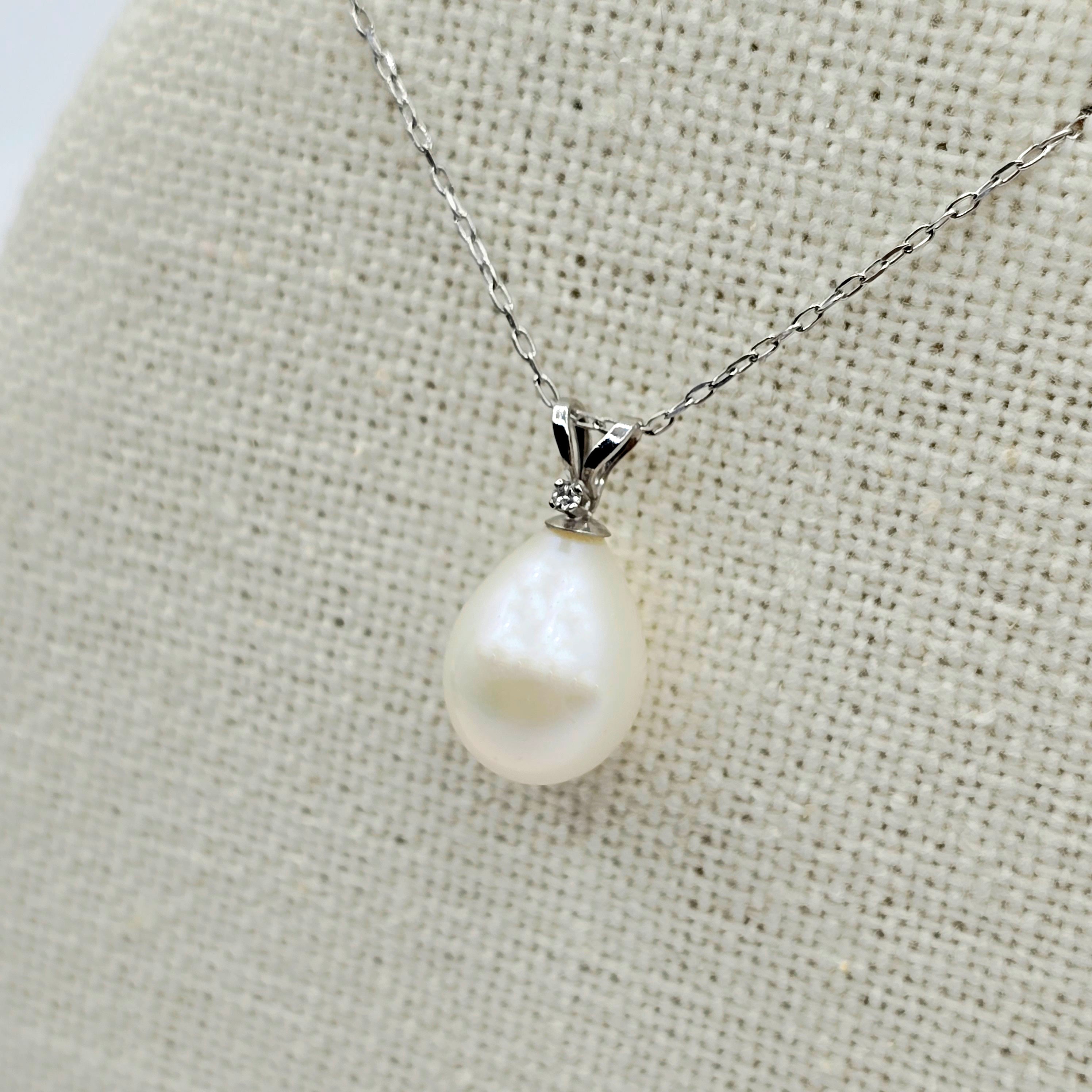 14K White Gold Genuine Freshwater Pearl Pendant