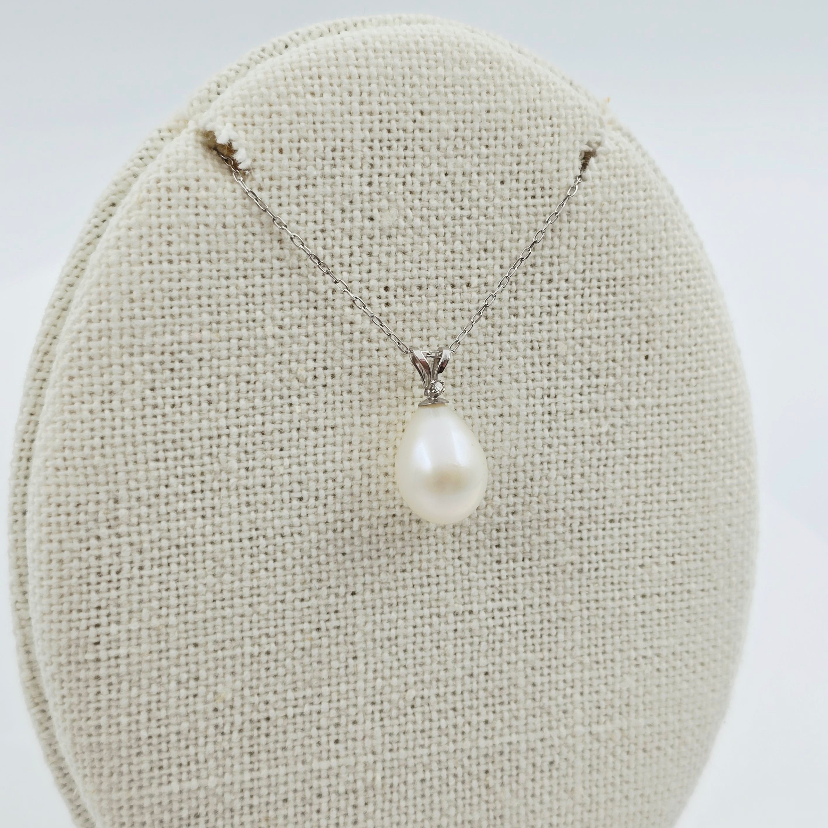 14K White Gold Genuine Freshwater Pearl Pendant