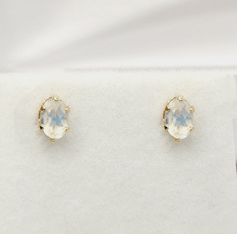 10K Yellow Gold Moonstone 6x4mm Stud Earrings