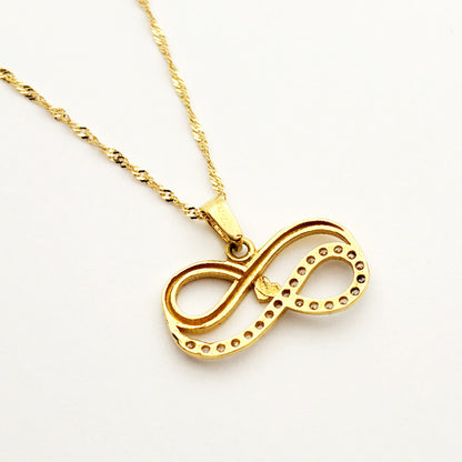 18K Yellow Gold Pendant with Chain