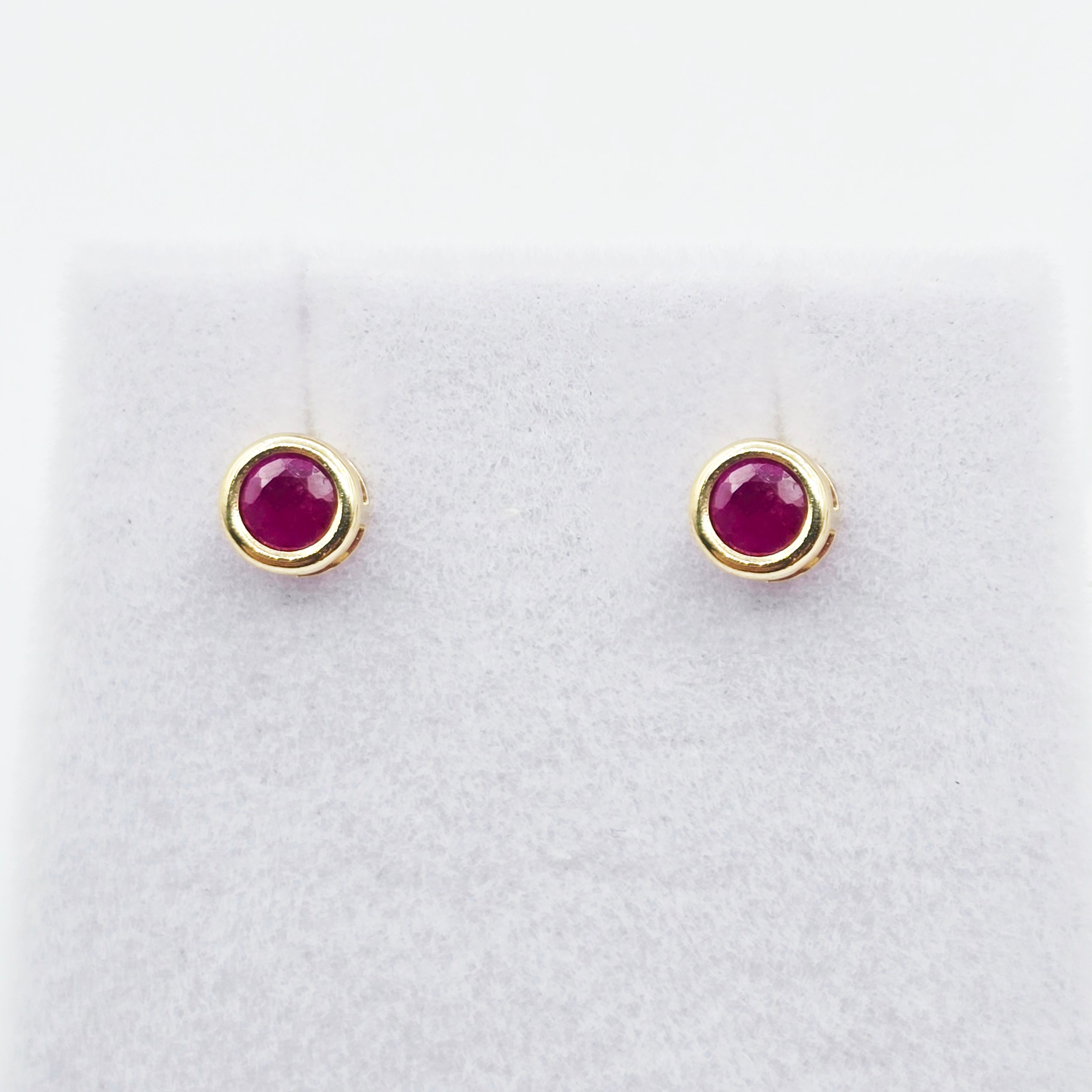14K Yellow Gold Ruby 4x4mm Stud Earrings