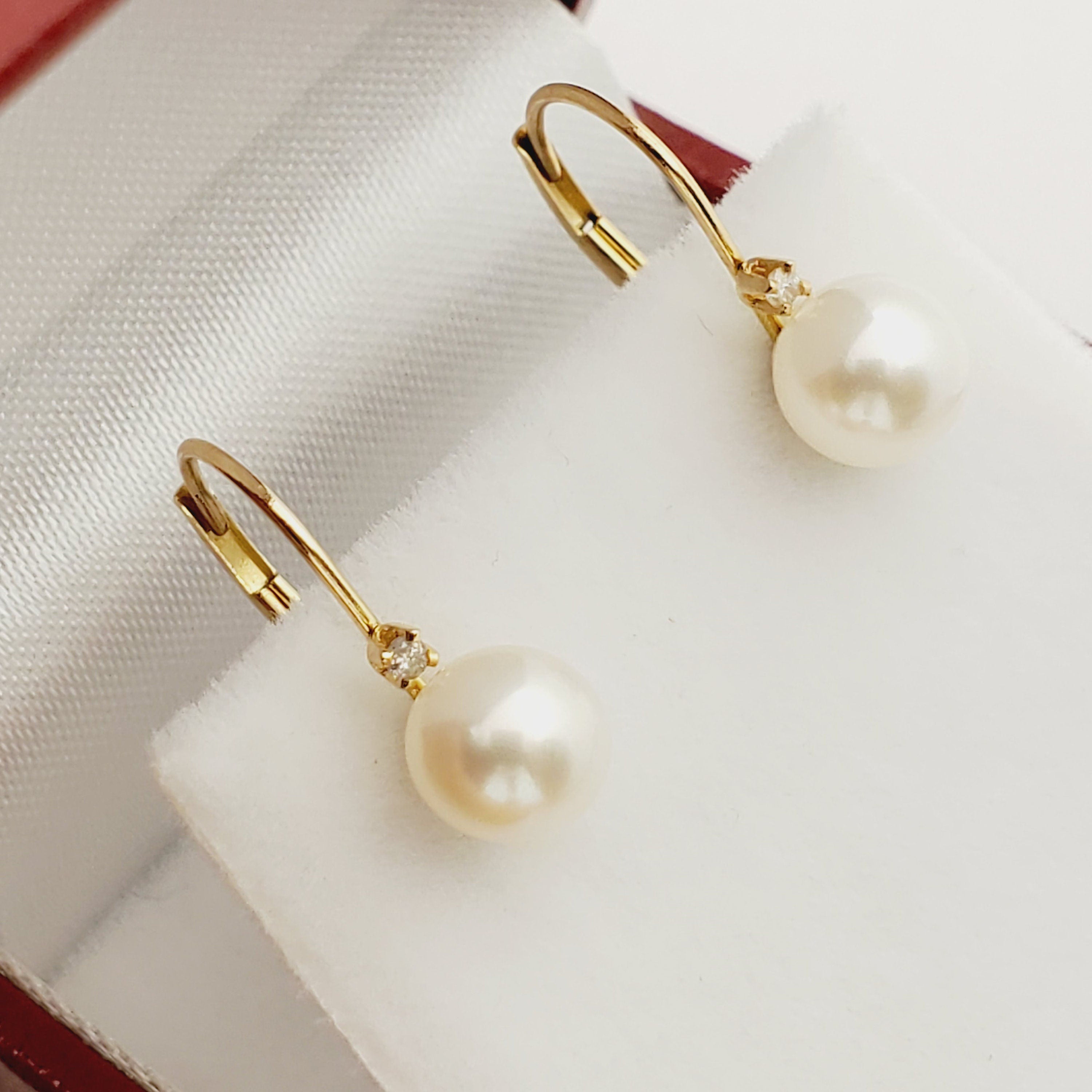 14K Gold Leverback Pearl Earrings with Diamond Accent - Elegant Fine Jewelry
