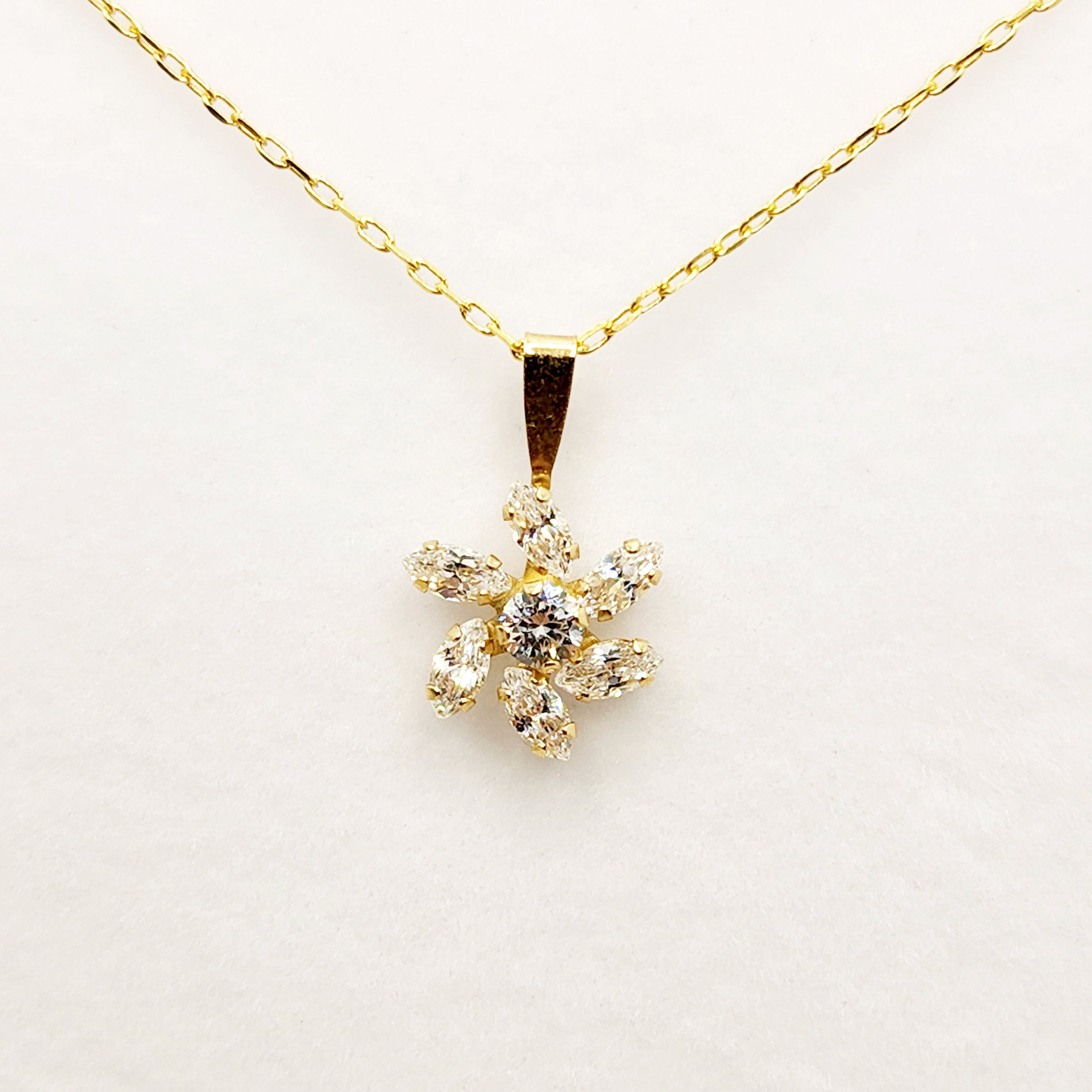 Sparkling CZ Starburst 10KT Gold Pendant, Cubic Zirconia Pendant, Shimmering Jewelry, Dazzling Starburst Design Pendant Elegant Accessories