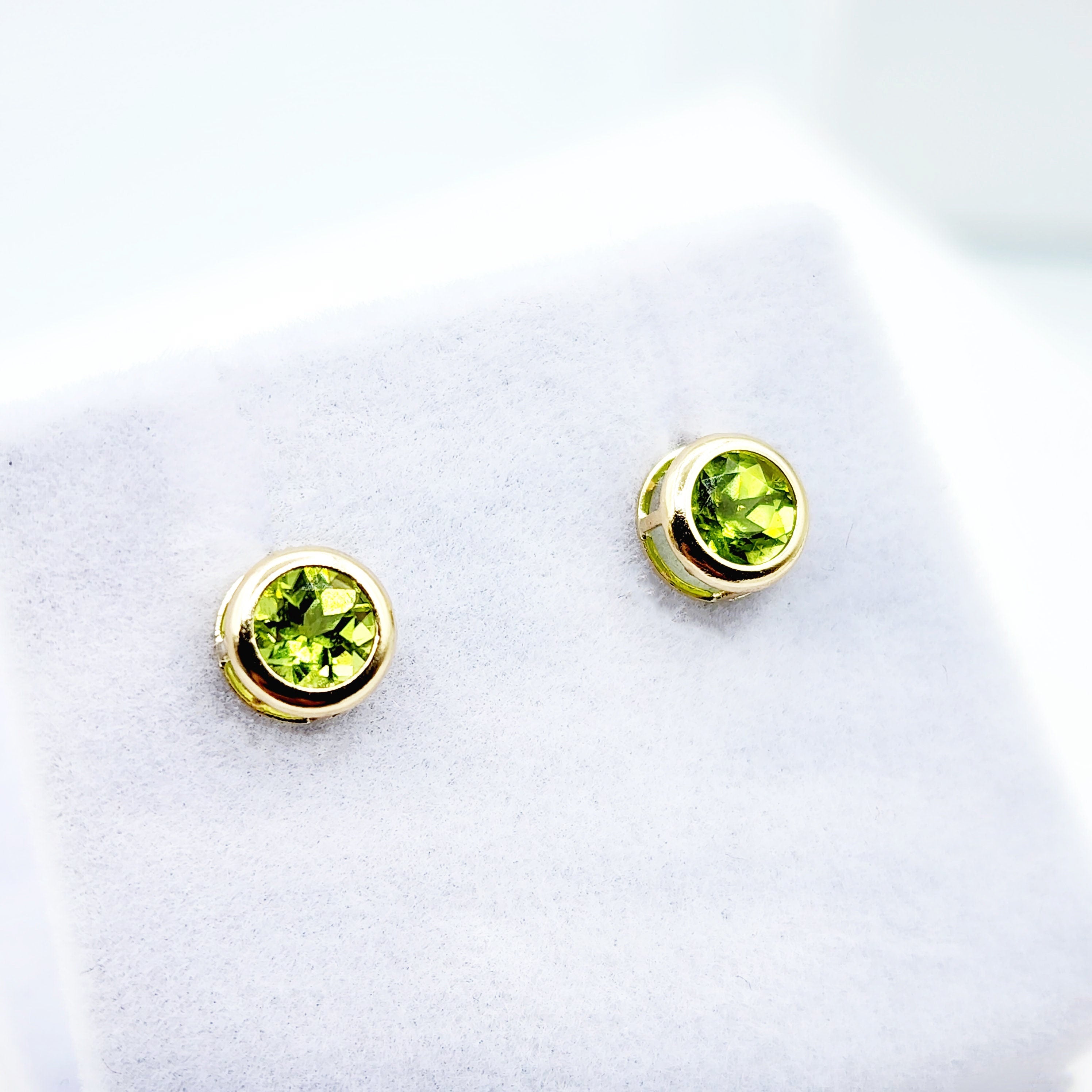14K Gold Peridot Bezel Stud Earrings, 14K Yellow Gold Genuine Peridot 5x5mm Earrings, August Birthstone, Round Bezel Set Stud