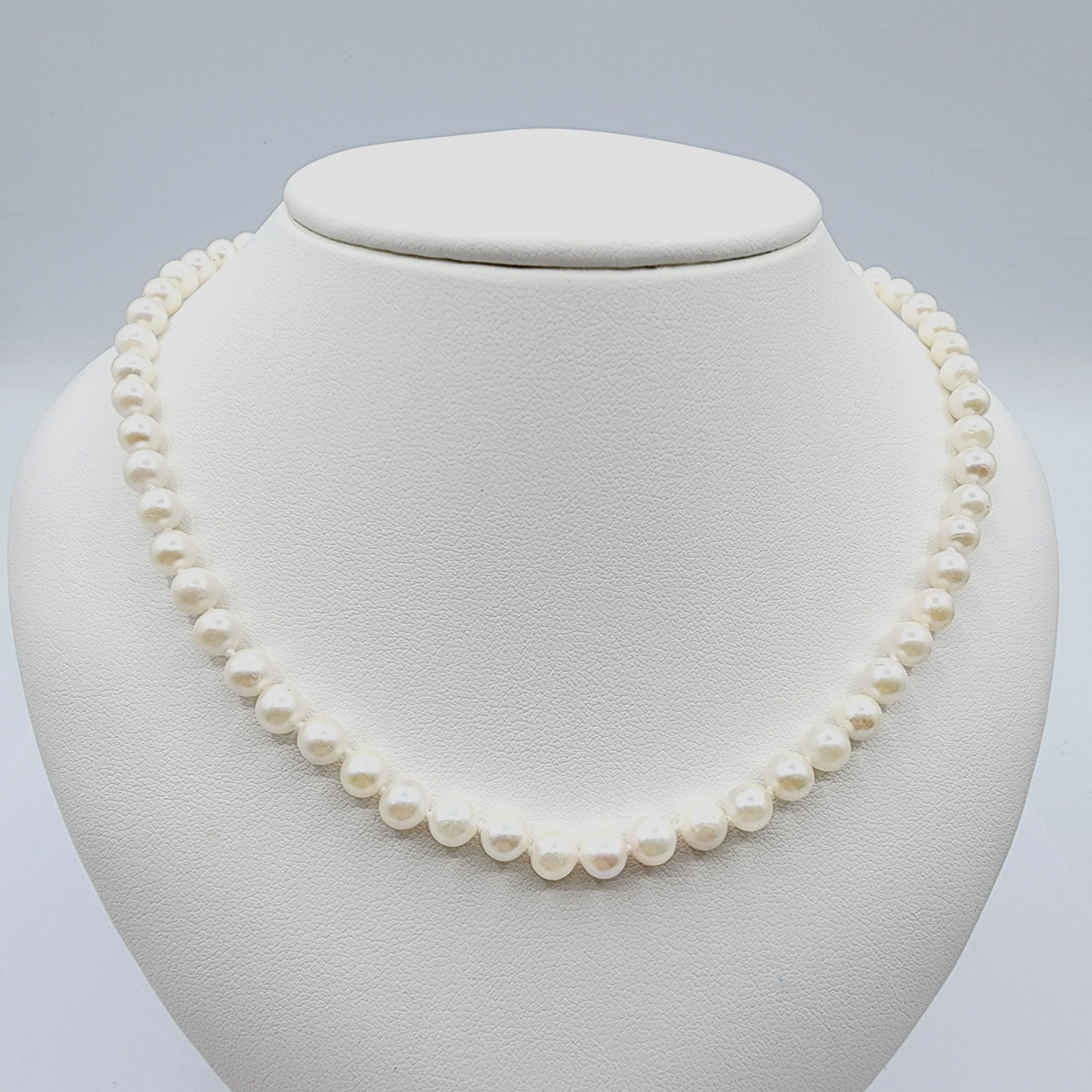 Genuine Freshwater Pearl Necklace, Black Onyx Clasp, 18 inch