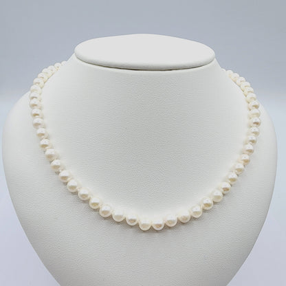 Genuine Freshwater Pearl Necklace, Black Onyx Clasp, 18 inch