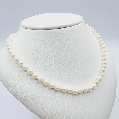 Genuine Freshwater Pearl Necklace, Black Onyx Clasp, 18 inch