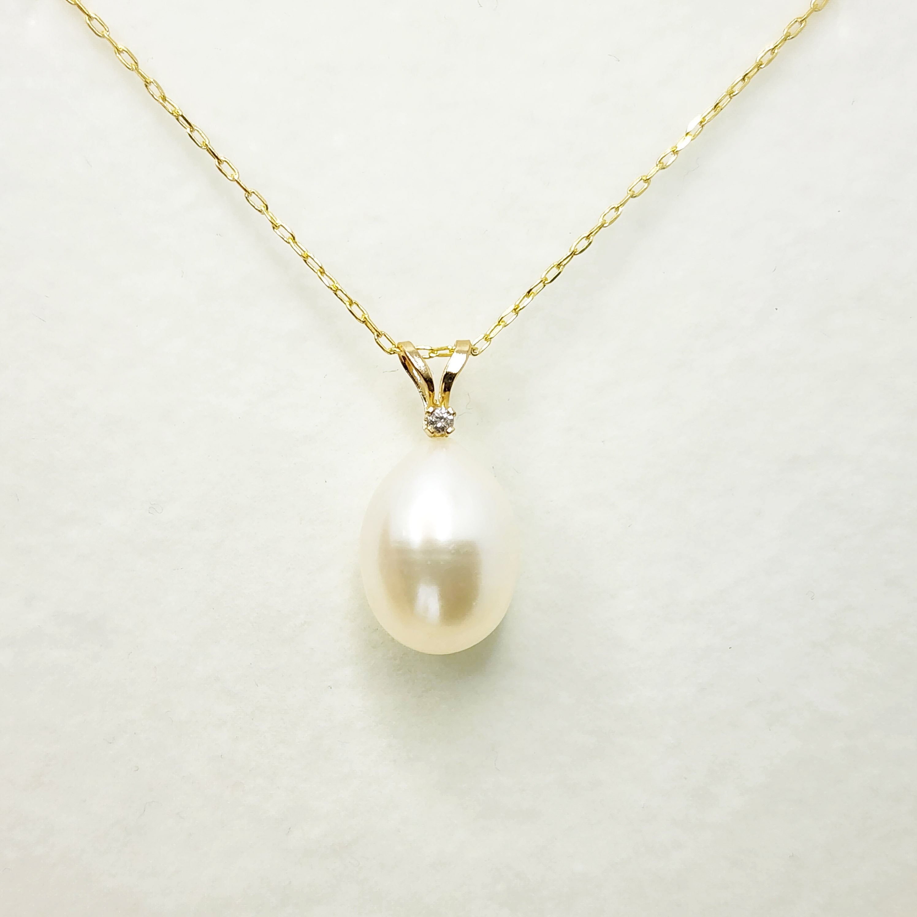 Gold Pearl Pendant Necklace, 14K Gold Fresh Water Pearl and Diamond Pendant, June Birthstone, Necklace for Wedding, Pendant For Her