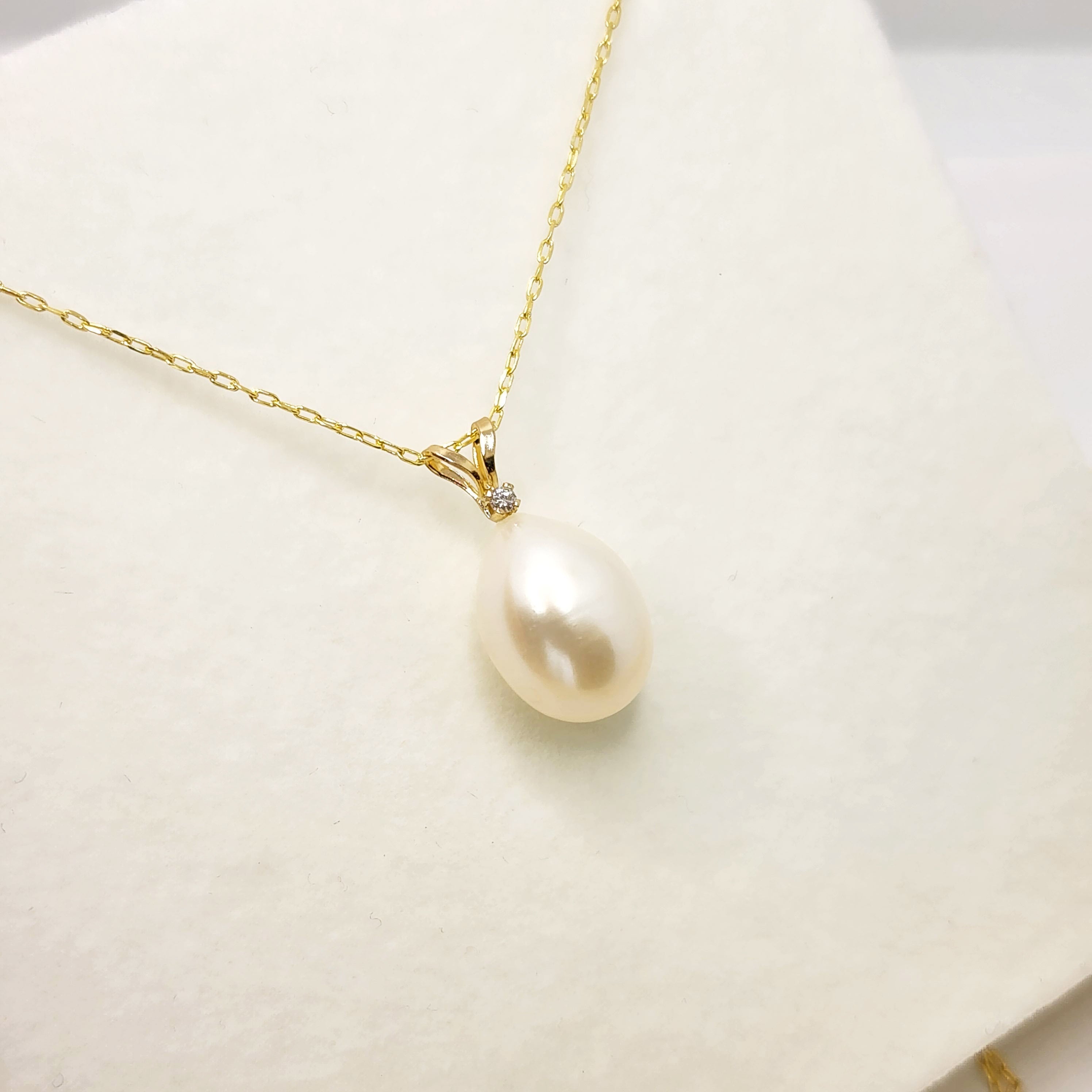 Gold Pearl Pendant Necklace, 14K Gold Fresh Water Pearl and Diamond Pendant, June Birthstone, Necklace for Wedding, Pendant For Her