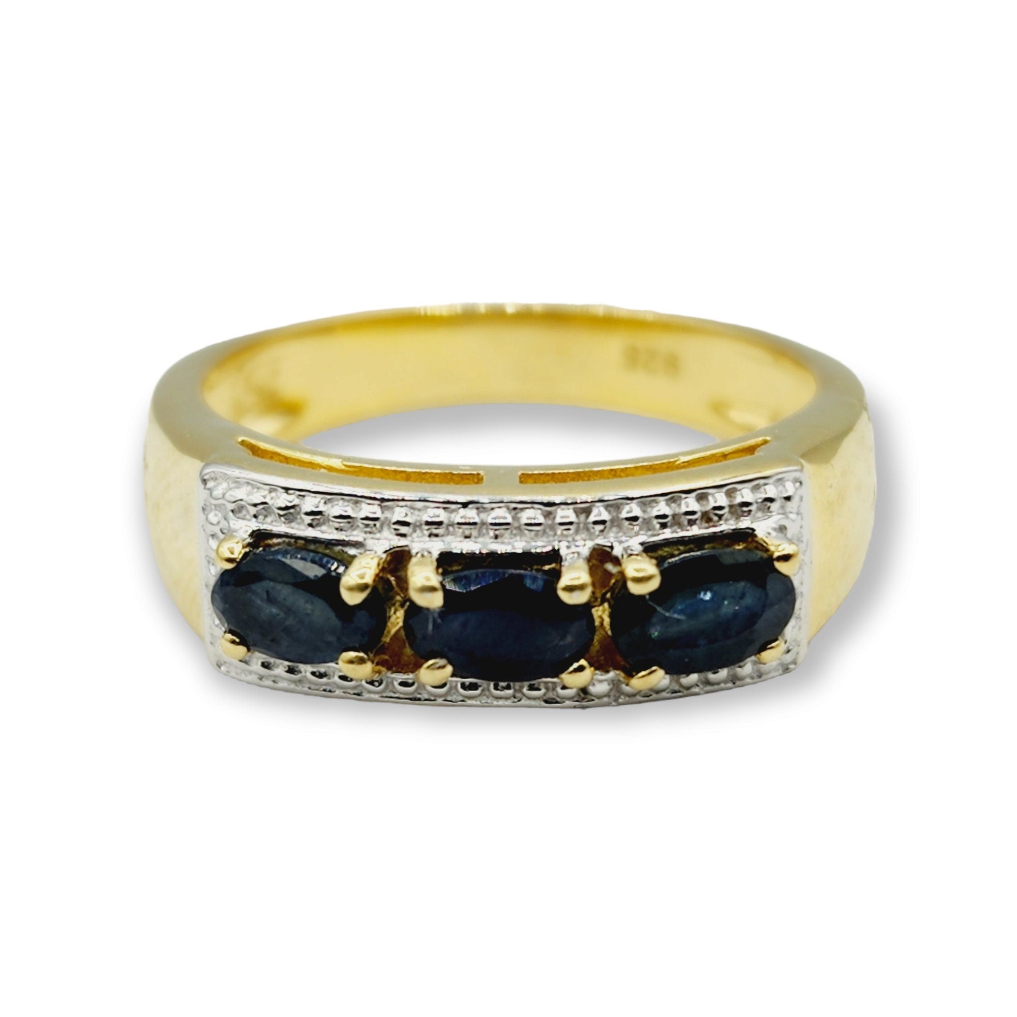 925 Sterling Silver Ring Set with Natural Blue Sapphire, Handcrafted Jewelry for a Timeless and Elegant Look, Gemstone jewelry for Women