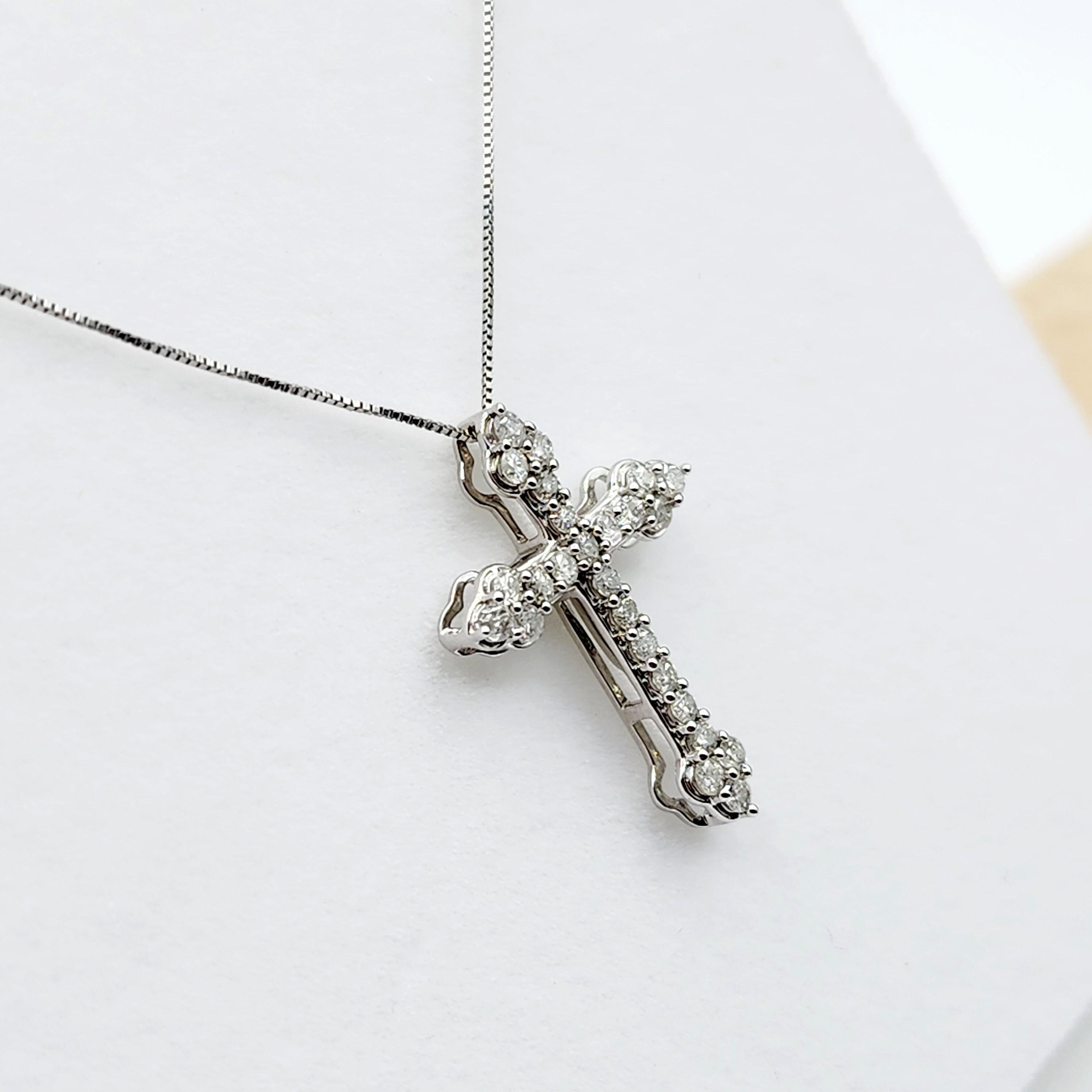 10K Gold Diamond Cross Pendant Necklace, April Birthstone, Religious Jewelry, Meaningful Gift, Sparkling Diamonds Cross , Unisex Jewelry