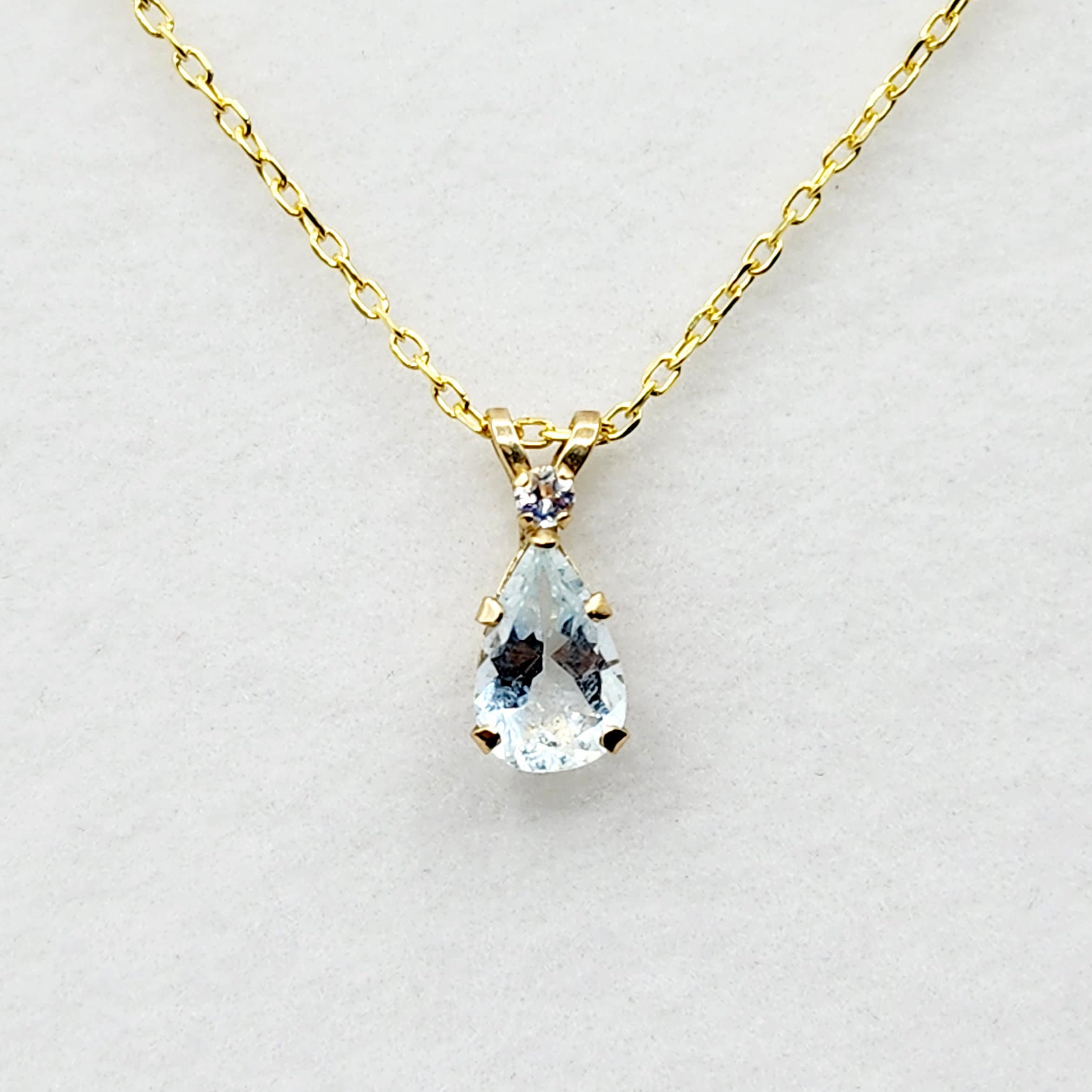 10K Yellow Gold Genuine Aquamarine Pendant