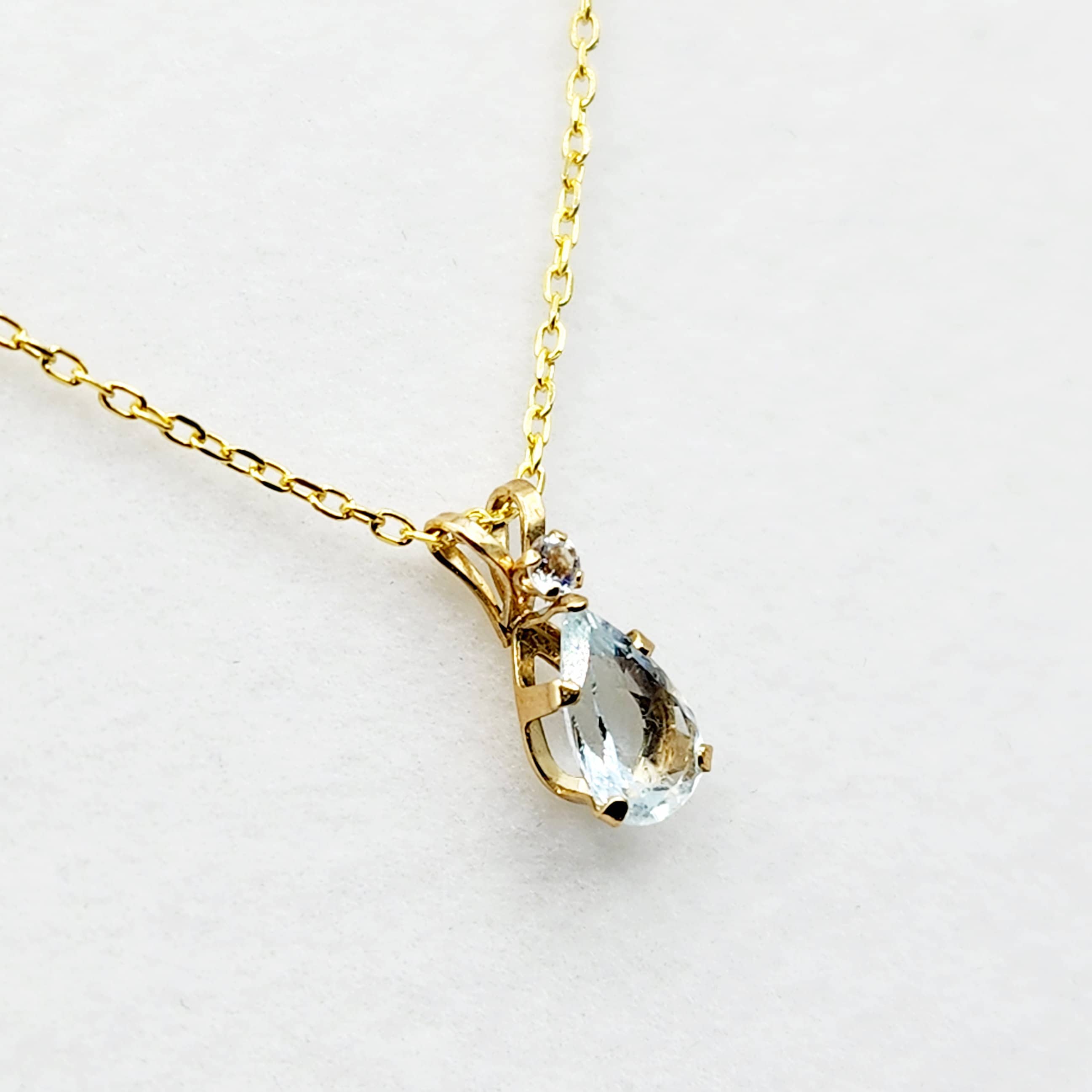 10K Yellow Gold Genuine Aquamarine Pendant