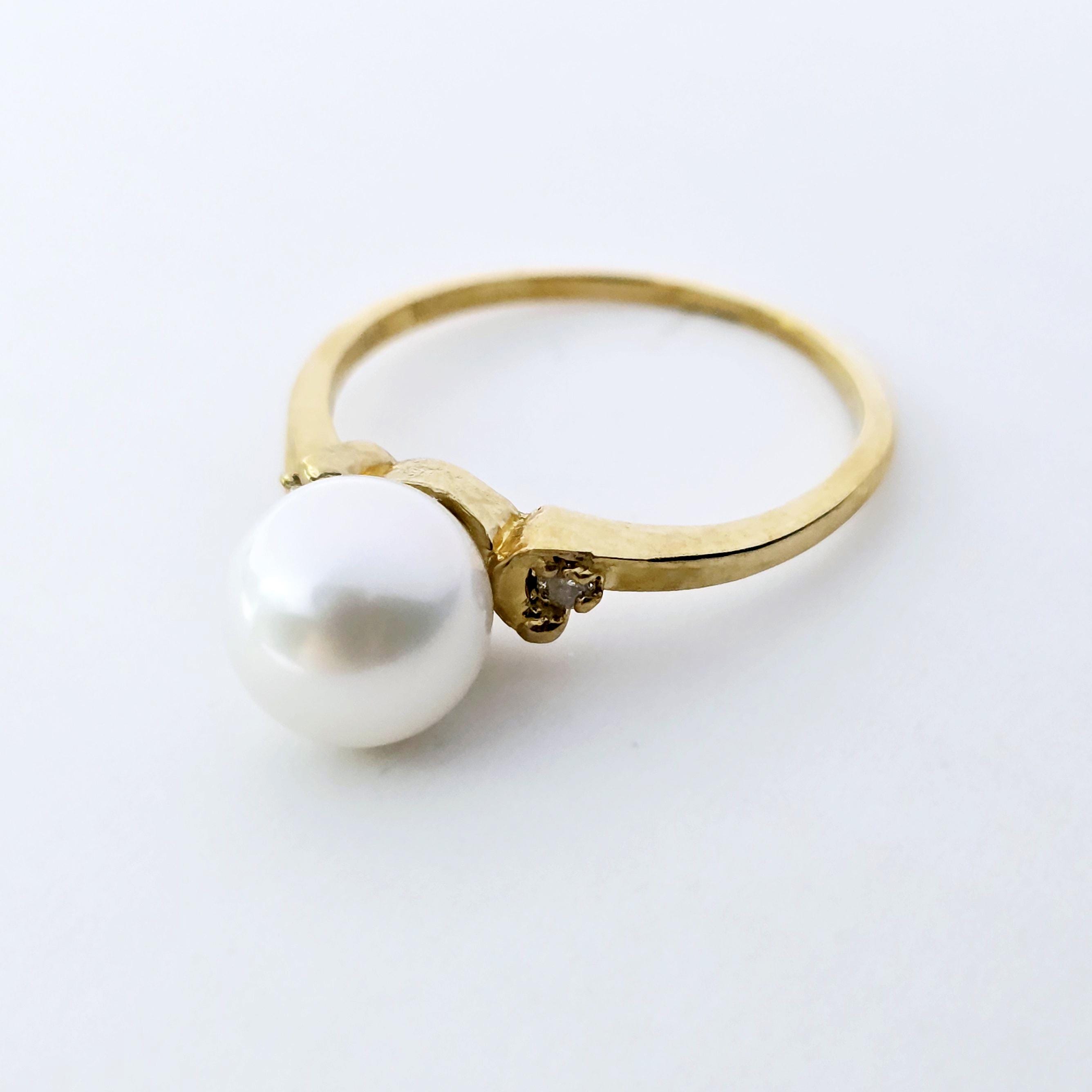 Gold Pearl Ring , 10K Yellow Gold Pearl 8mm and Diamond Ring, June Birthstone, Birthstone Ring, Classic Pearl Ring, Pearl Ring for Women