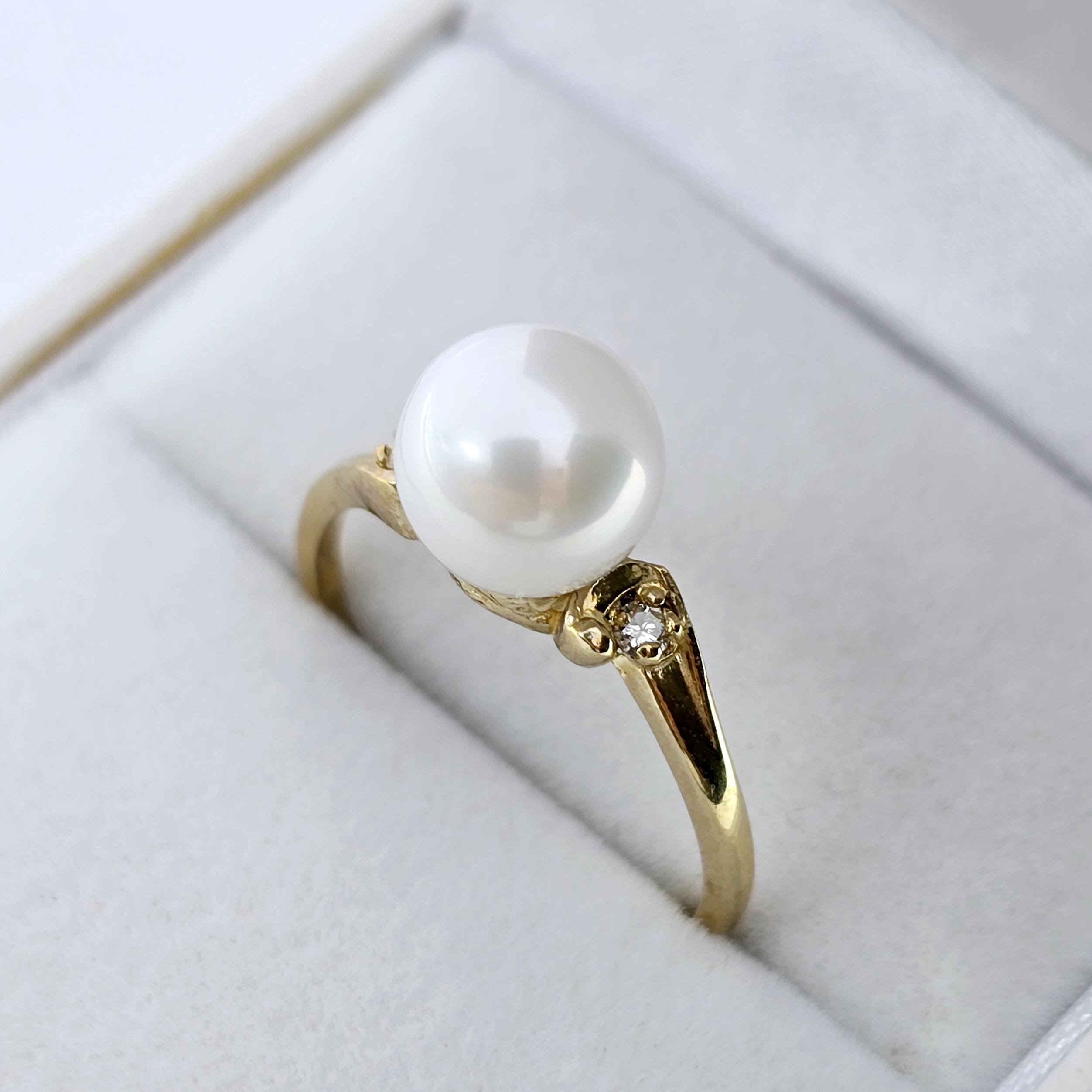 Gold Pearl Ring , 10K Yellow Gold Pearl 8mm and Diamond Ring, June Birthstone, Birthstone Ring, Classic Pearl Ring, Pearl Ring for Women