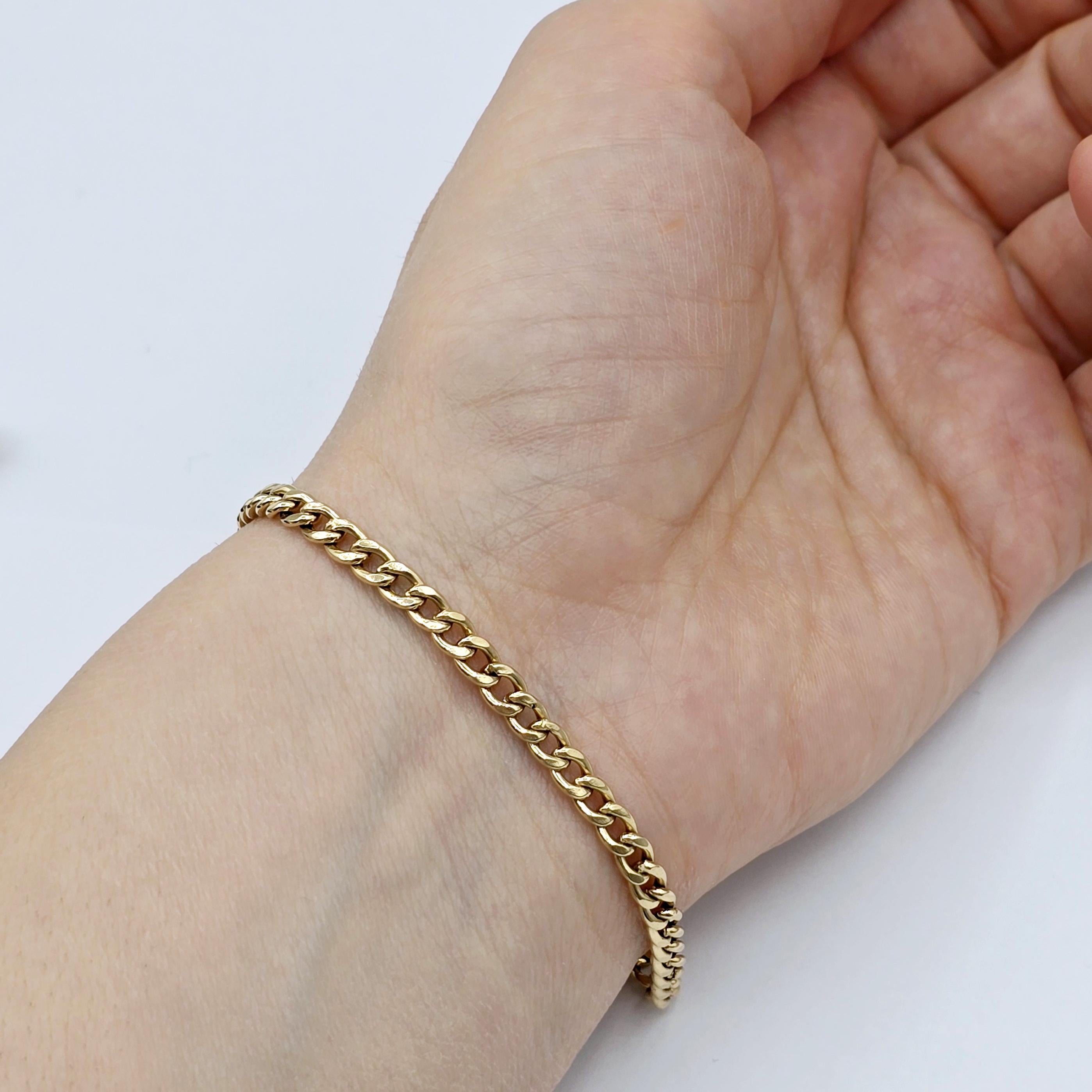 18K Yellow Gold Curb Chain Bracelet | Classic Gold Jewelry