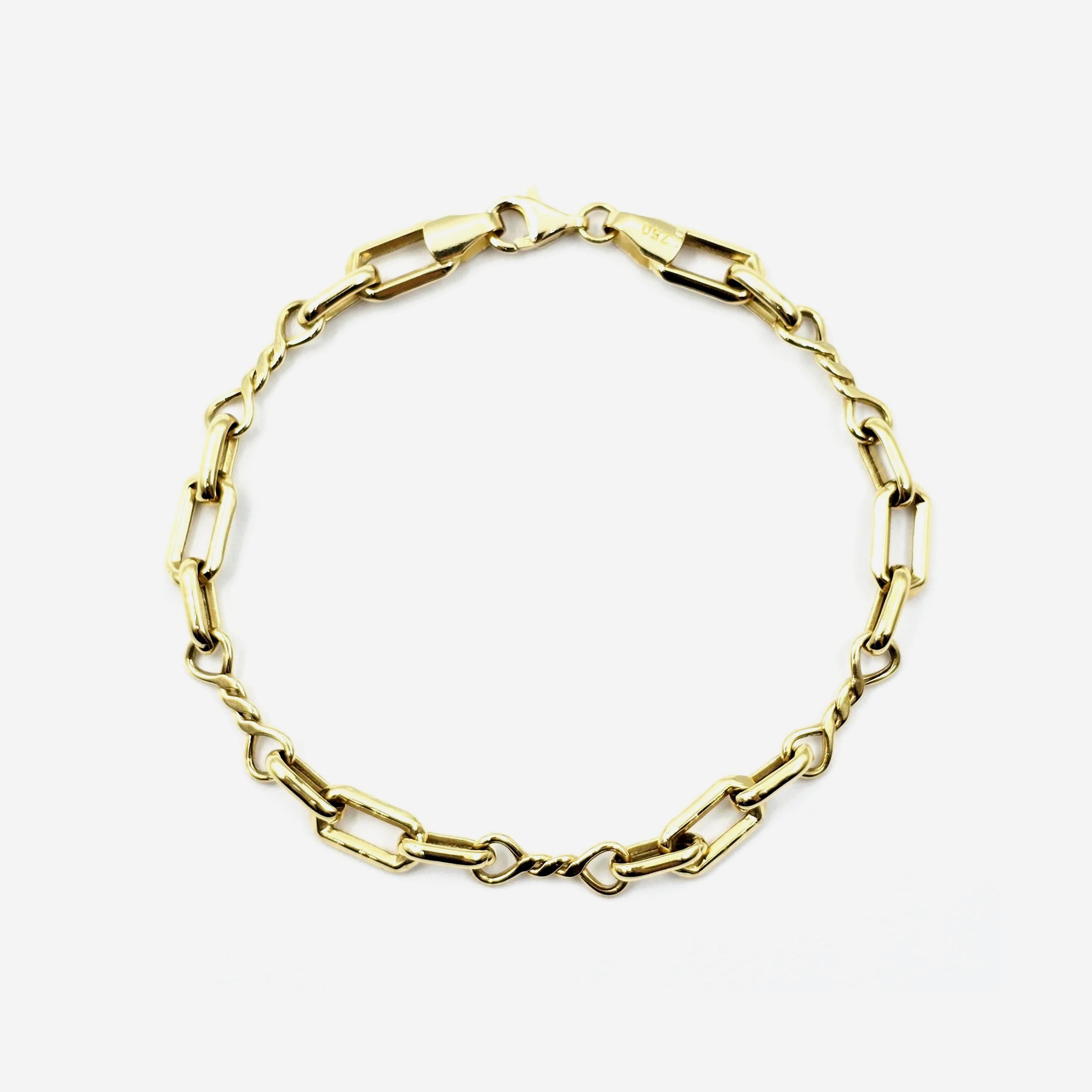 18K Yellow Gold Rectangular Link Bracelet: Lightweight Fine Jewelry