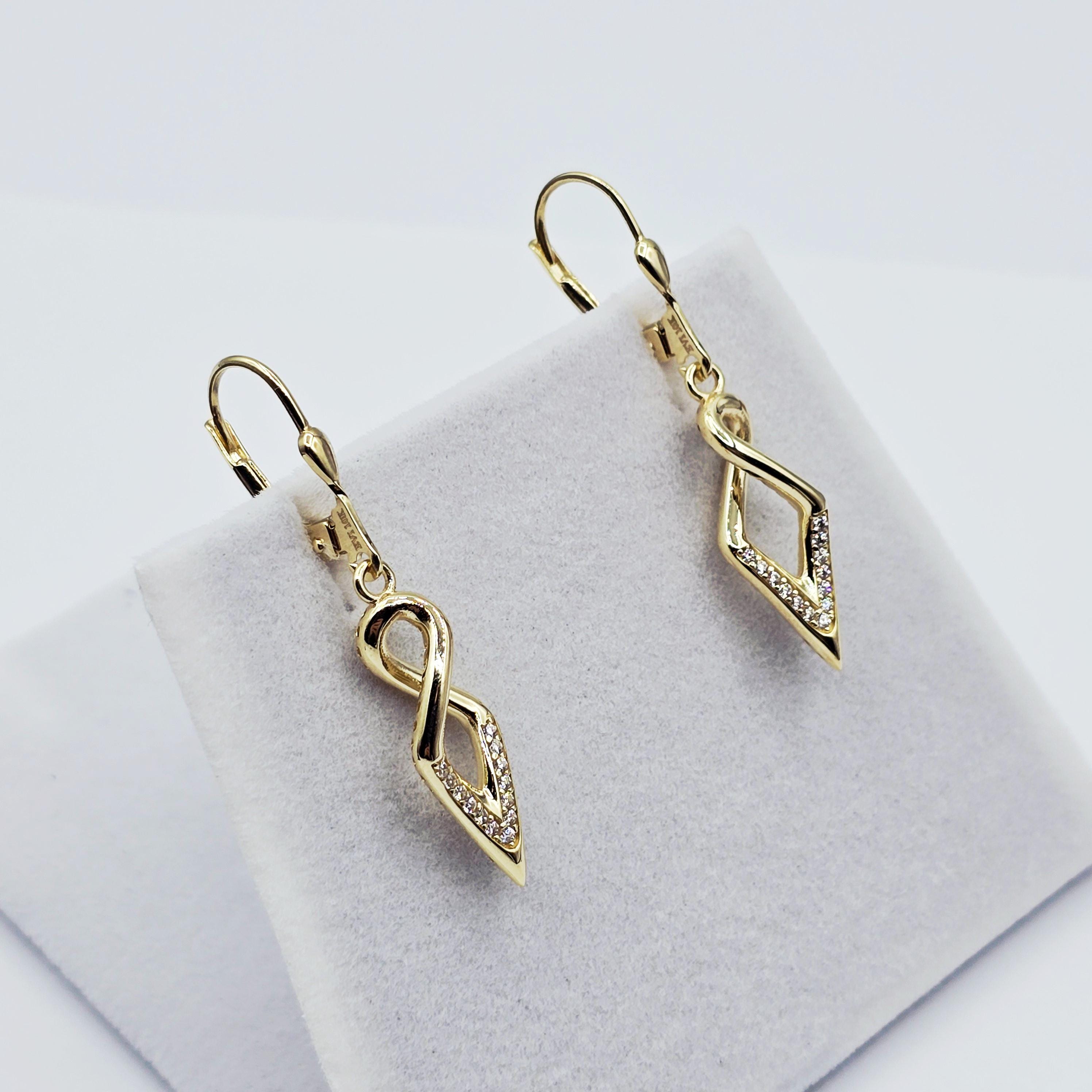 10K Yellow Gold Dangle Earrings: Cubic Zirconia Leverback Drop