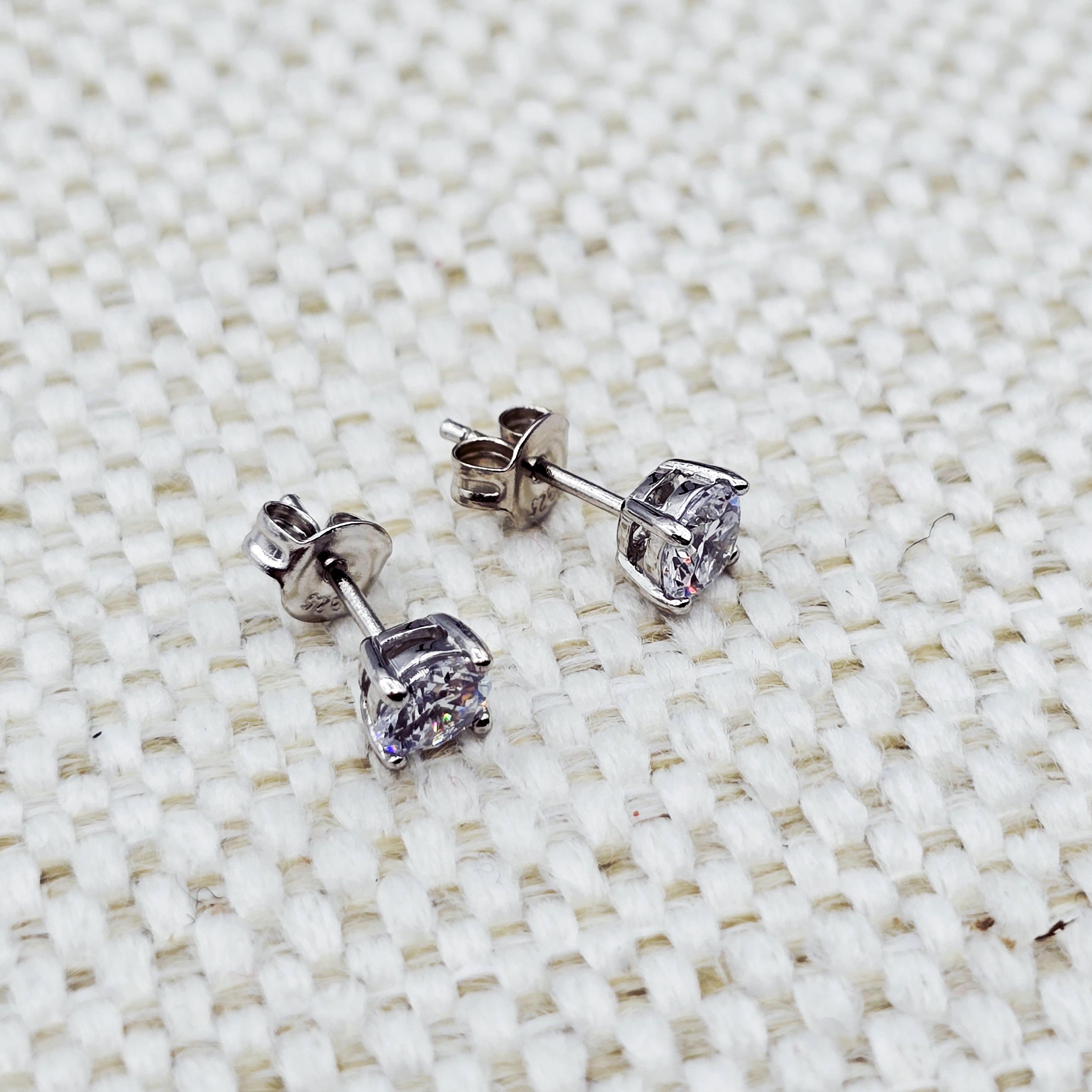 Sterling Silver 5mm Round CZ Stud Earrings Æ’?? Classic Sparkle Everyday Earrings