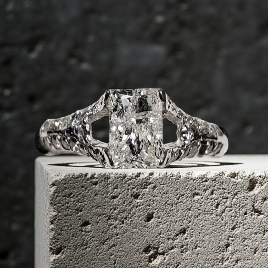 10K White Gold Diamond Ring